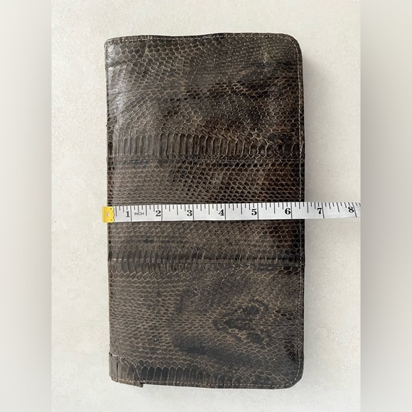 Genuine 🐍 snakeskin🐍 clutch/ Handmade in India/ Multiple inside pockets/ Brown - Picture 14 of 15